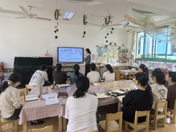 【年级组审议】探索沙趣，乐享成长——托班年级组玩沙活动交流分享会